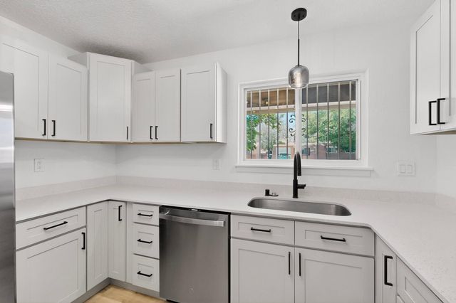 632 Jane Street NE, Albuquerque, NM 87123