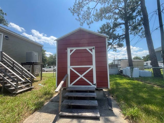 706 Catherine St, Lockport, LA 70374