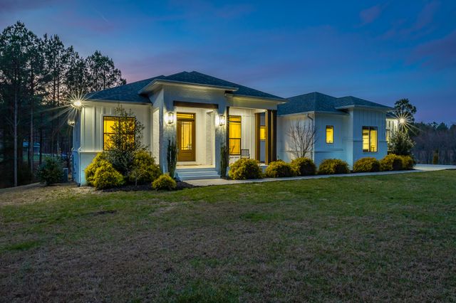 2275 River Bluffs Drive, Jasper, TN 37347