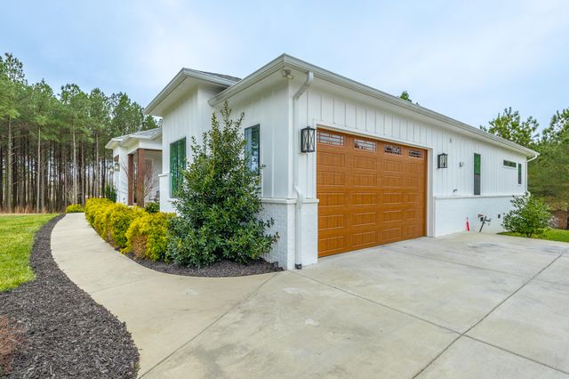 2275 River Bluffs Drive, Jasper, TN 37347