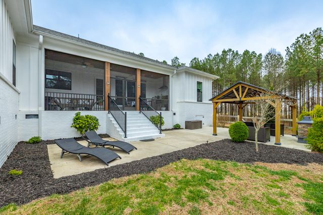 2275 River Bluffs Drive, Jasper, TN 37347