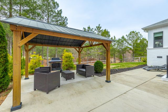 2275 River Bluffs Drive, Jasper, TN 37347