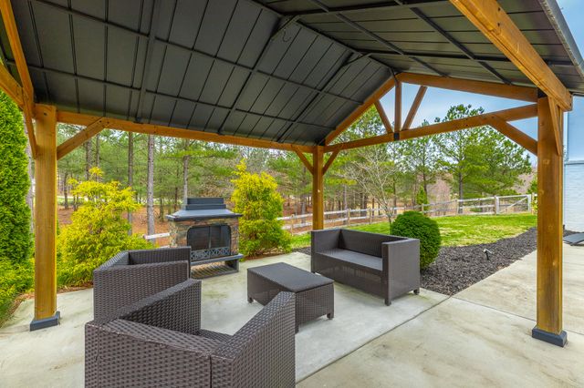 2275 River Bluffs Drive, Jasper, TN 37347