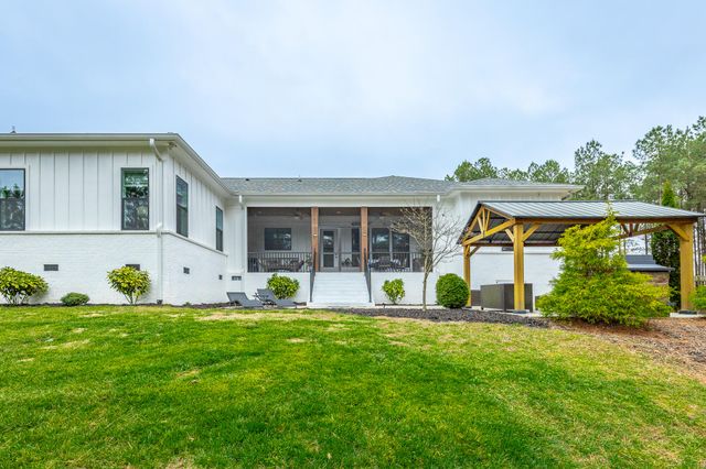 2275 River Bluffs Drive, Jasper, TN 37347