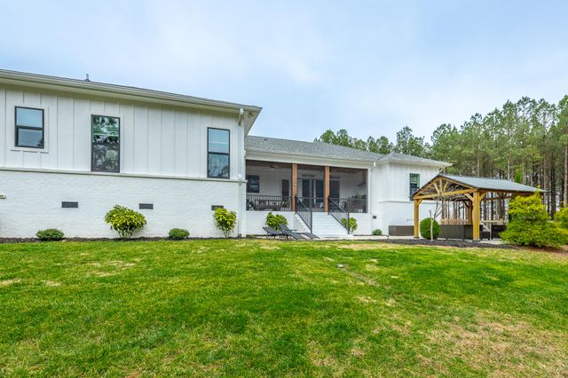 2275 River Bluffs Drive, Jasper, TN 37347