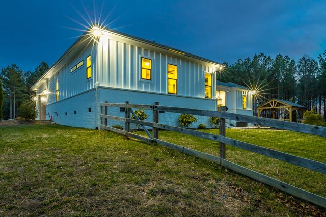 2275 River Bluffs Drive, Jasper, TN 37347