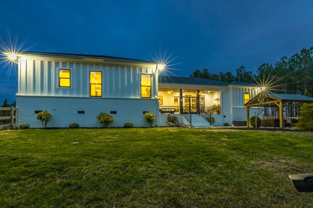 2275 River Bluffs Drive, Jasper, TN 37347