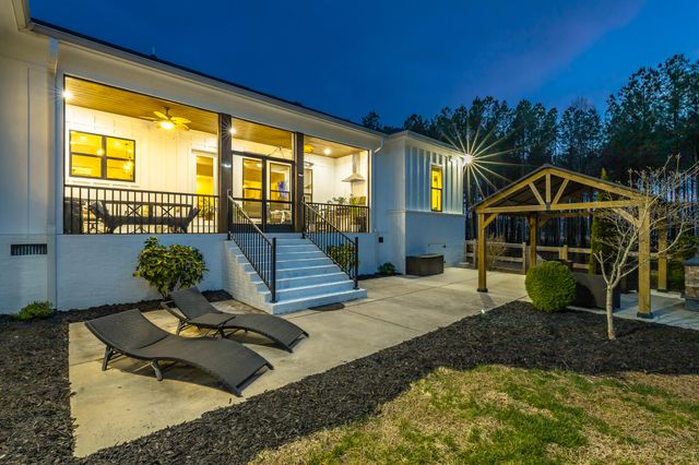 2275 River Bluffs Drive, Jasper, TN 37347