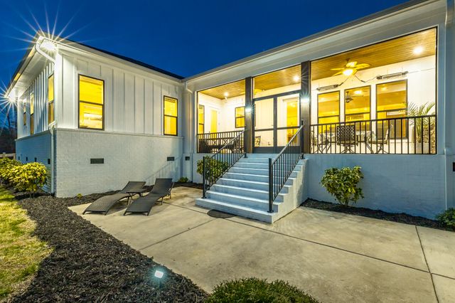 2275 River Bluffs Drive, Jasper, TN 37347