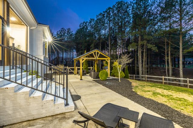 2275 River Bluffs Drive, Jasper, TN 37347