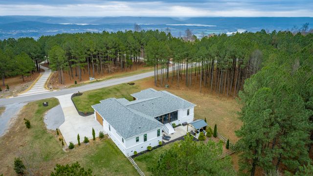 2275 River Bluffs Drive, Jasper, TN 37347