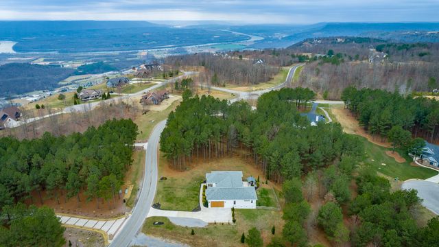 2275 River Bluffs Drive, Jasper, TN 37347