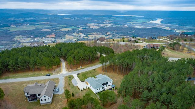 2275 River Bluffs Drive, Jasper, TN 37347