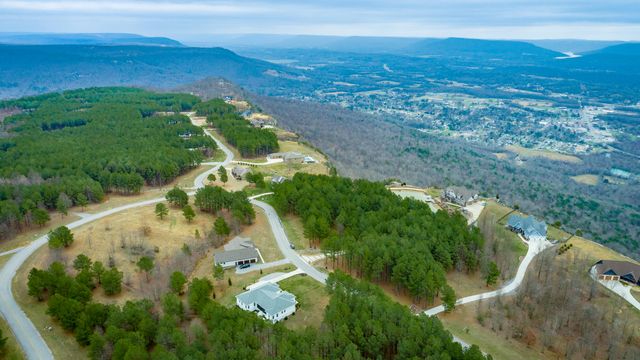 2275 River Bluffs Drive, Jasper, TN 37347