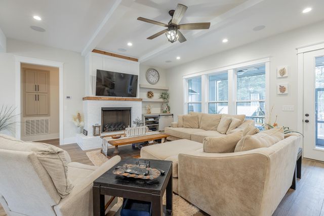 2275 River Bluffs Drive, Jasper, TN 37347