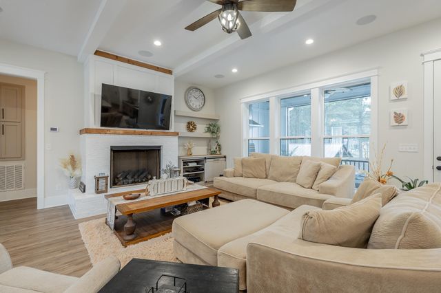 2275 River Bluffs Drive, Jasper, TN 37347