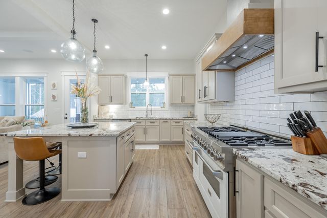 2275 River Bluffs Drive, Jasper, TN 37347