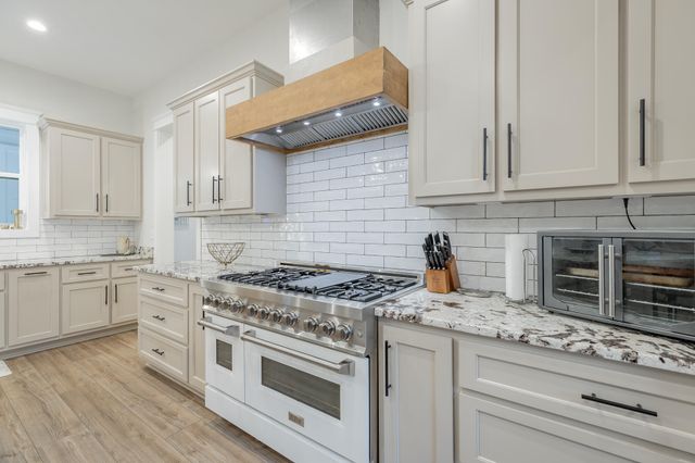 2275 River Bluffs Drive, Jasper, TN 37347