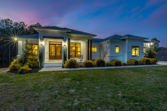 2275 River Bluffs Drive, Jasper, TN 37347