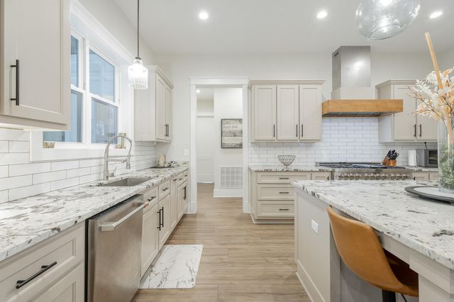 2275 River Bluffs Drive, Jasper, TN 37347