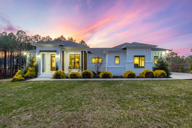 2275 River Bluffs Drive, Jasper, TN 37347