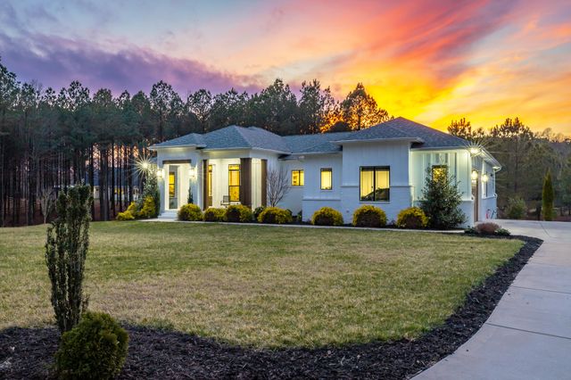 2275 River Bluffs Drive, Jasper, TN 37347