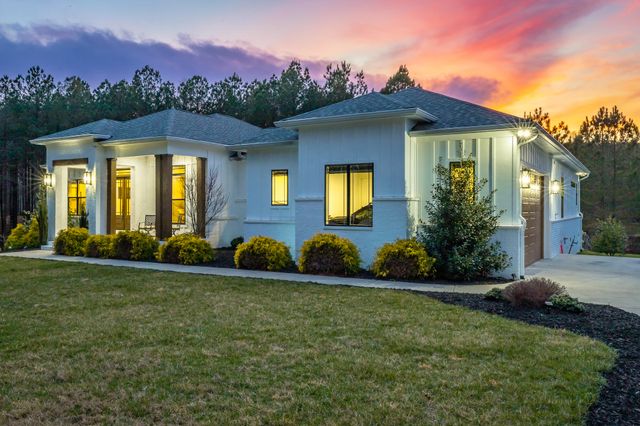 2275 River Bluffs Drive, Jasper, TN 37347