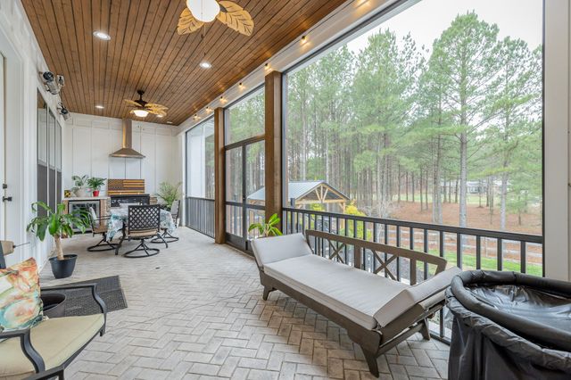 2275 River Bluffs Drive, Jasper, TN 37347