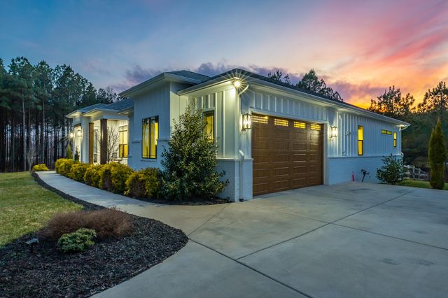 2275 River Bluffs Drive, Jasper, TN 37347