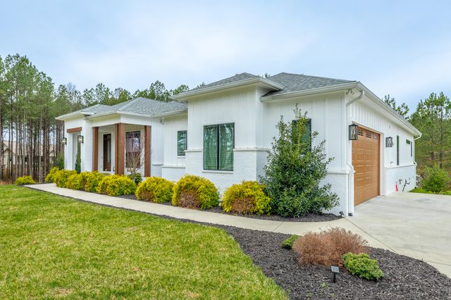 2275 River Bluffs Drive, Jasper, TN 37347