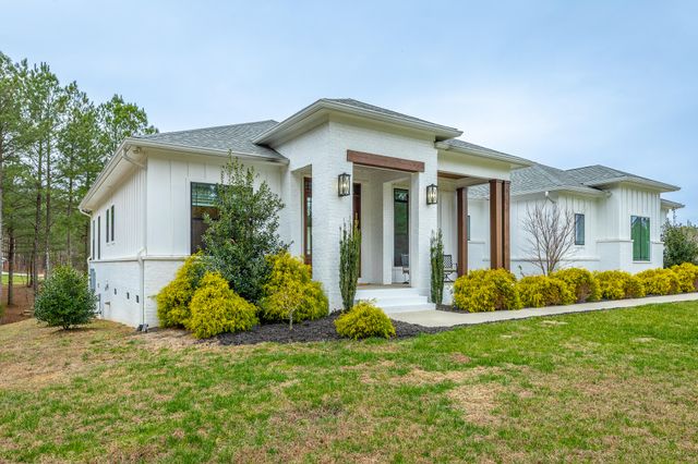 2275 River Bluffs Drive, Jasper, TN 37347