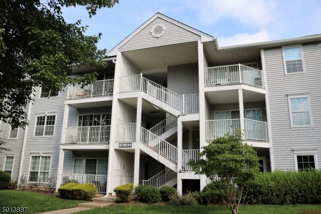 181 Rachel Ct, Franklin Twp., NJ 08823