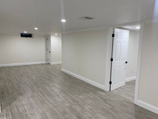 19 Oakland Avenue, Needham, MA 02492
