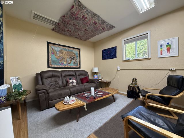 231 WHARF St, Brookings, OR 97415