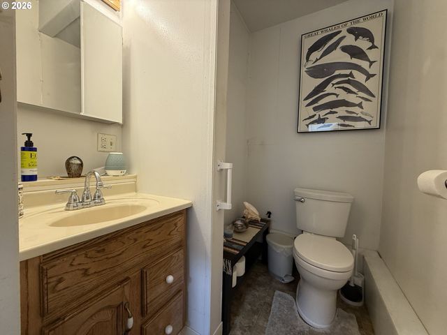 231 WHARF St, Brookings, OR 97415