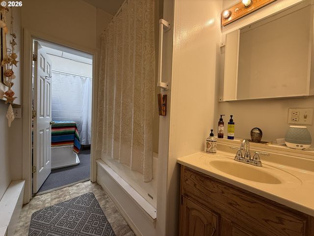 231 WHARF St, Brookings, OR 97415