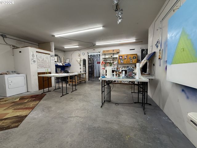 231 WHARF St, Brookings, OR 97415