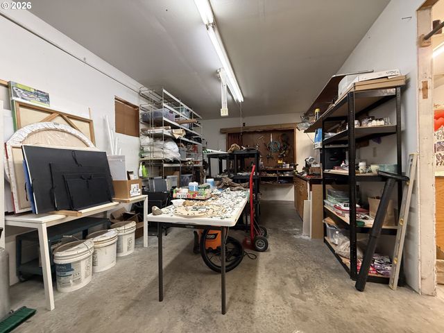 231 WHARF St, Brookings, OR 97415