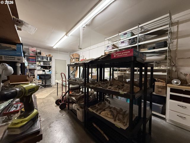 231 WHARF St, Brookings, OR 97415