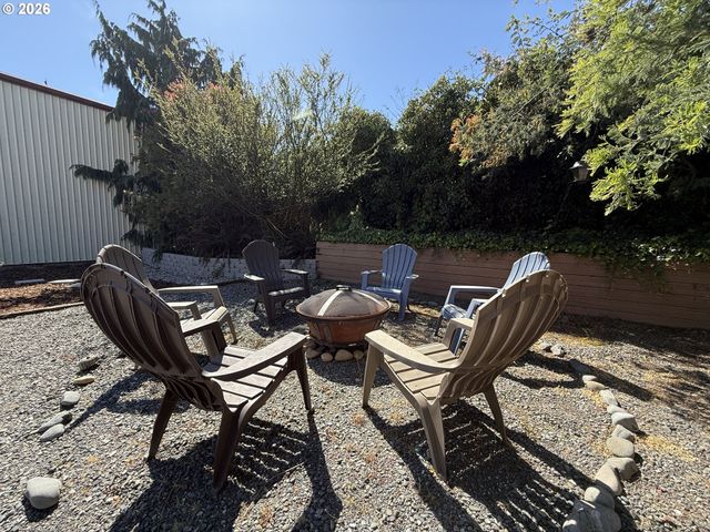 231 WHARF St, Brookings, OR 97415