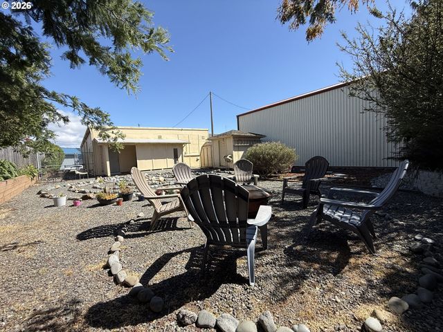 231 WHARF St, Brookings, OR 97415