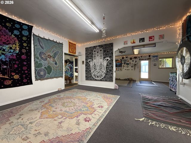 231 WHARF St, Brookings, OR 97415