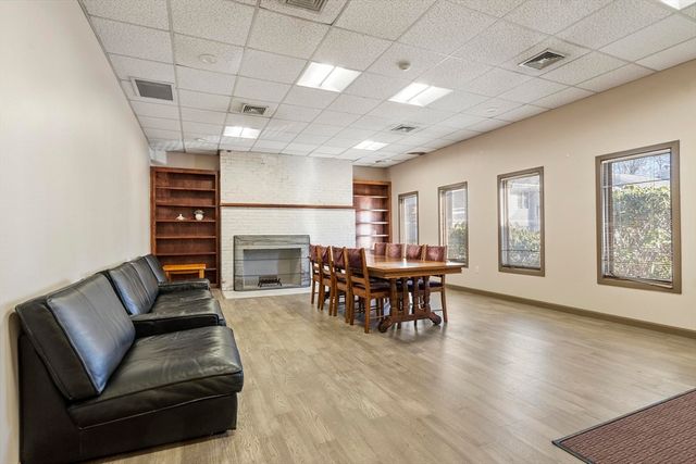 330 Sunderland Rd 80, Worcester, MA 01604