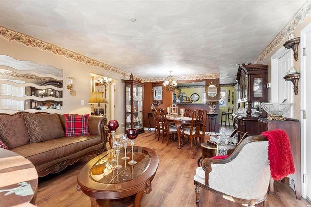 330 Sunderland Rd 80, Worcester, MA 01604