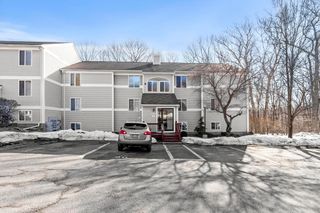 330 Sunderland Rd 80, Worcester, MA 01604