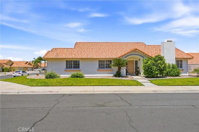 2562 Alegre Avenue, Hemet, CA 92545