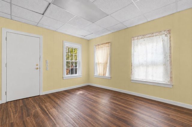 96 Pierce St, New Bedford, MA 02740