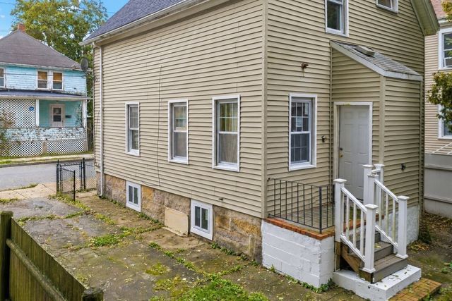 96 Pierce St, New Bedford, MA 02740