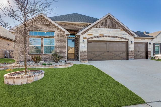 1302 Axis Deer Road, Arlington, TX 76002