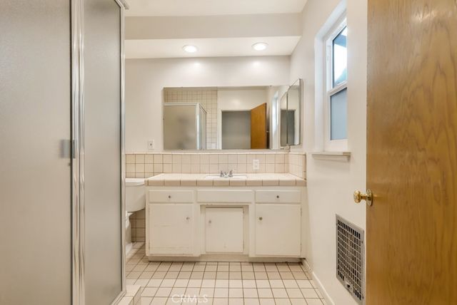 9731 Rathburn, Northridge, CA 91325